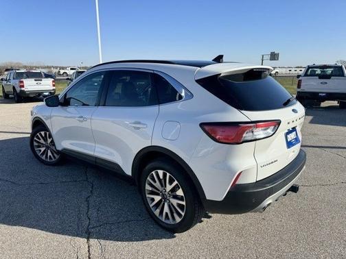 2022 Ford Escape TITANIUM