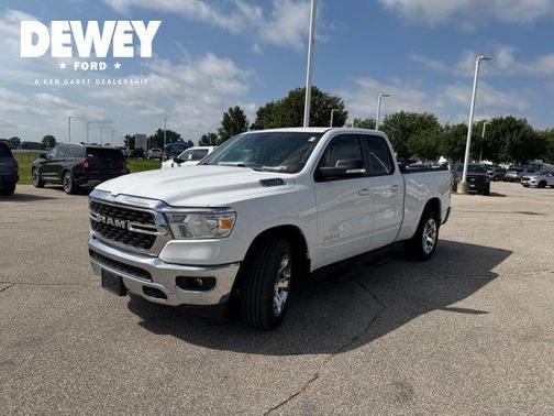 Bright White Clearcoat 2022 RAM 1500 Big Horn/Lone Star
