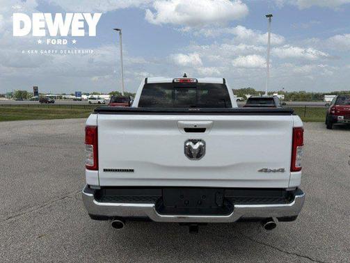 Bright White Clearcoat 2022 RAM 1500 Big Horn/Lone Star