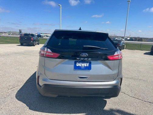 ICONIC SILVER 2022 Ford Edge SE