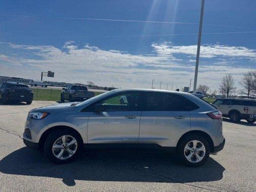 ICONIC SILVER 2022 Ford Edge SE