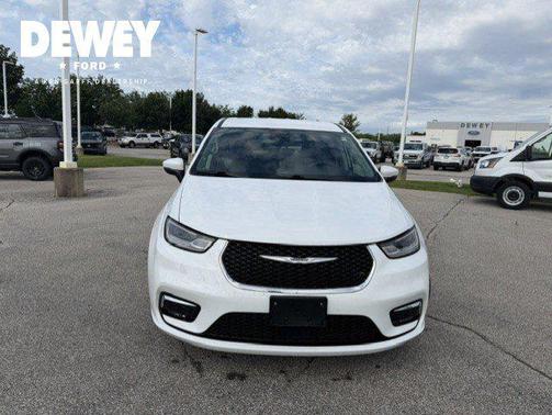 Bright White Clearcoat 2023 Chrysler Pacifica Touring L