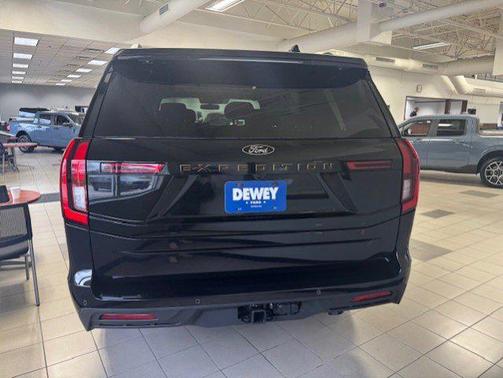 Agate Black Metallic 2026 Ford Expedition Tremor