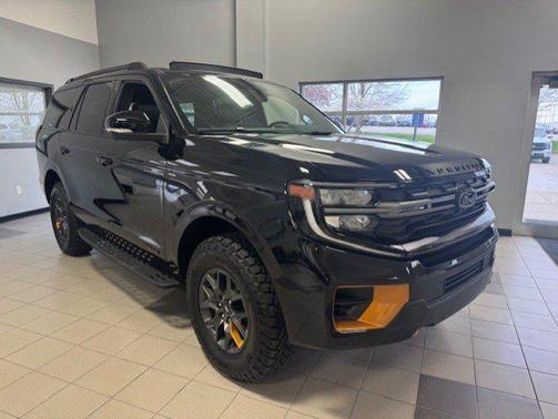 Agate Black Metallic 2026 Ford Expedition Tremor