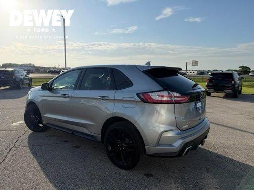 Silver Metallic 2020 Ford Edge ST