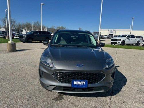 Gray Metallic 2022 Ford Escape SE