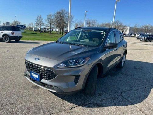Gray Metallic 2022 Ford Escape SE