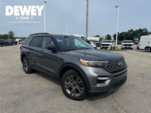Gray Metallic 2023 Ford Explorer XLT