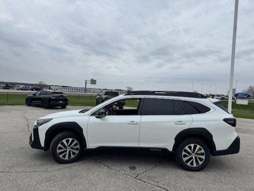 Crystal White Pearl 2025 Subaru Outback Premium