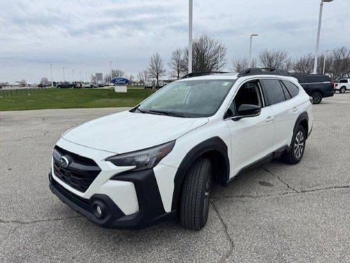 Crystal White Pearl 2025 Subaru Outback Premium