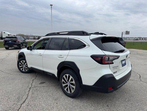 Crystal White Pearl 2025 Subaru Outback Premium