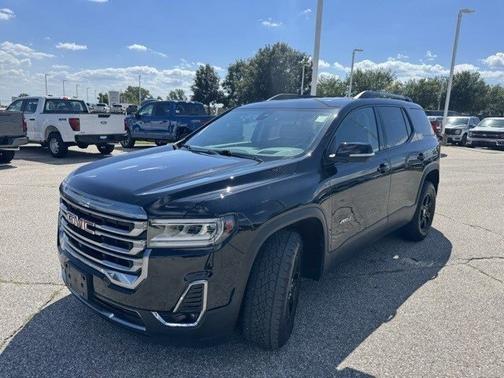 2023 GMC Acadia AT4