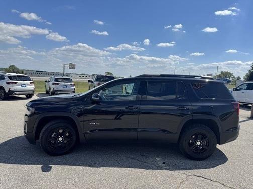 2023 GMC Acadia AT4
