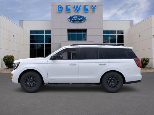Star White Metallic Tri-Coat 2026 Ford Expedition Tremor