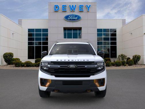 Star White Metallic Tri-Coat 2026 Ford Expedition Tremor