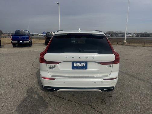 Crystal White 2021 Volvo XC60 T5 R-DESIGN