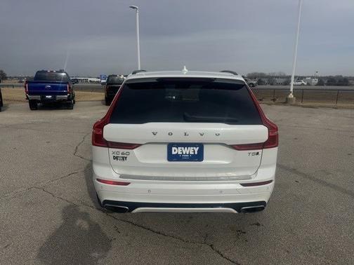2021 Volvo XC60 T5 R-DESIGN