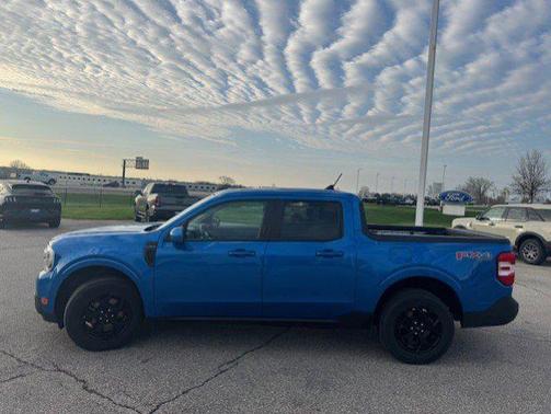 Blue Metallic 2022 Ford Maverick Lariat