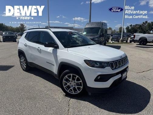 2022 Jeep Compass LATITUDE LUX
