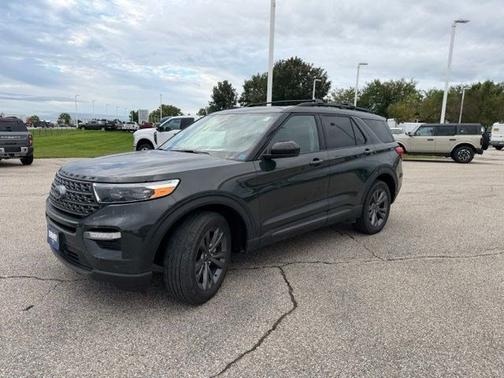 FORGED GREEN METALLIC 2023 Ford Explorer XLT