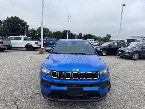 2023 Jeep Compass SPORT