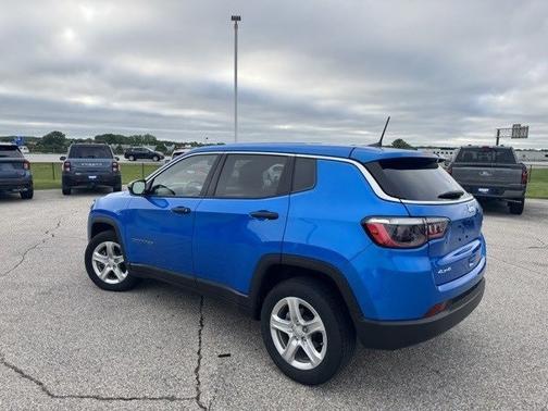 2023 Jeep Compass SPORT