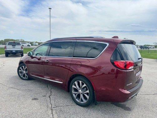 Velvet 2020 Chrysler Pacifica LIMITED