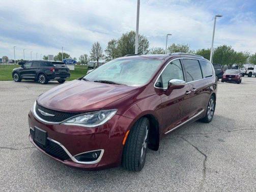 Velvet 2020 Chrysler Pacifica LIMITED