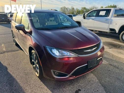 Velvet 2020 Chrysler Pacifica LIMITED
