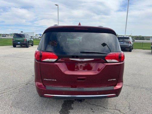 Velvet 2020 Chrysler Pacifica LIMITED