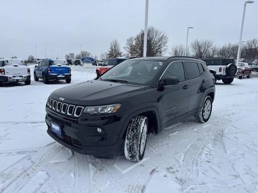 2024 Jeep Compass LATITUDE LUX