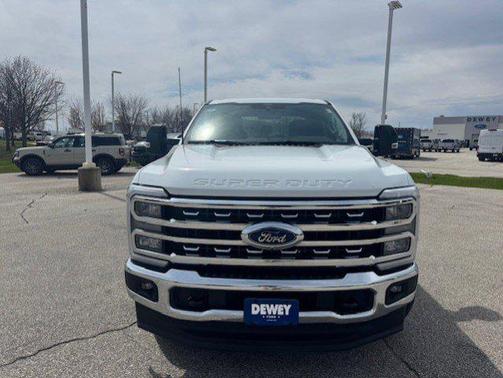 Oxford White 2025 Ford F-250 Lariat