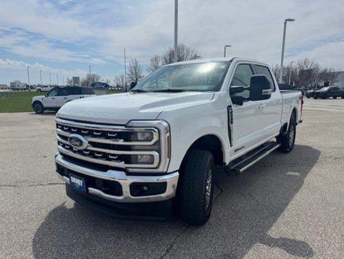 Oxford White 2025 Ford F-250 Lariat