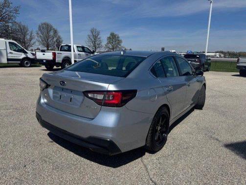 Ice Silver Metallic 2022 Subaru Legacy LIMITED