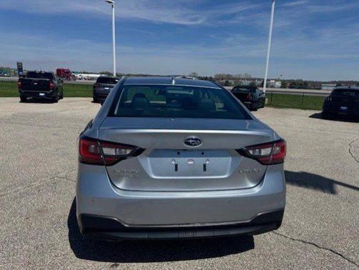 Ice Silver Metallic 2022 Subaru Legacy LIMITED