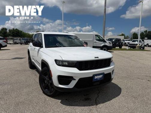 Bright White Clearcoat 2022 Jeep Grand Cherokee Altitude