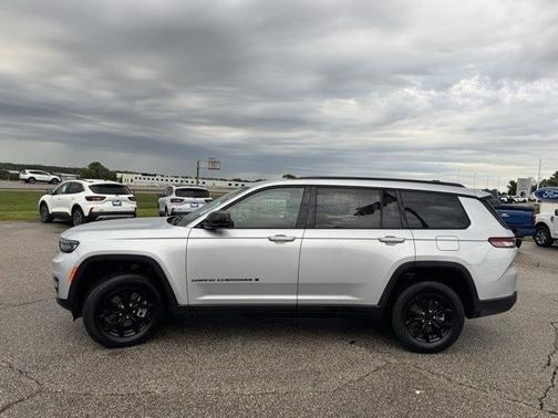2024 Jeep Grand Cherokee LAREDO
