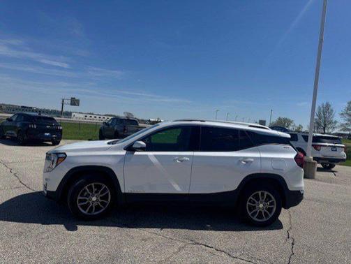 White Frost Tricoat 2024 GMC Terrain SLT
