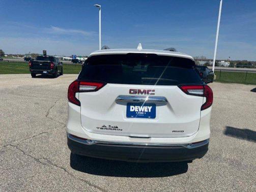 White Frost Tricoat 2024 GMC Terrain SLT