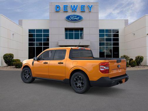 Orange Fury Metallic Tri-Coat 2026 Ford Maverick XLT