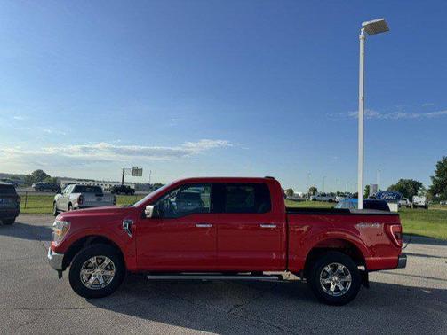 Race Red 2022 Ford F-150 XLT