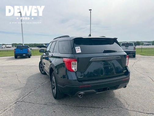Blue Metallic 2022 Ford Explorer XLT
