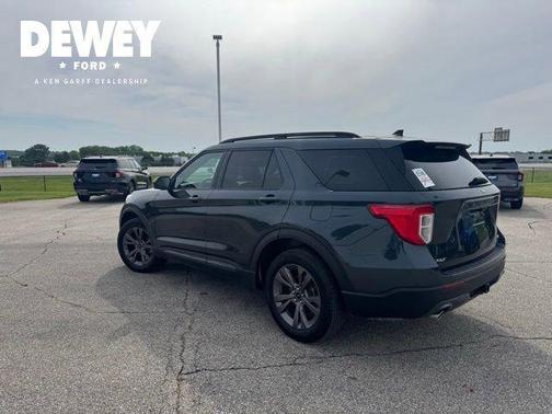 Blue Metallic 2022 Ford Explorer XLT
