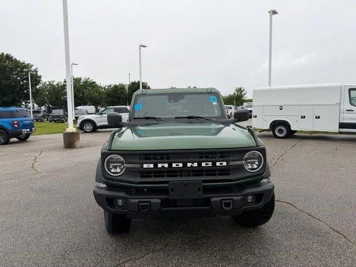 Green Metallic 2022 Ford Bronco Black Diamond
