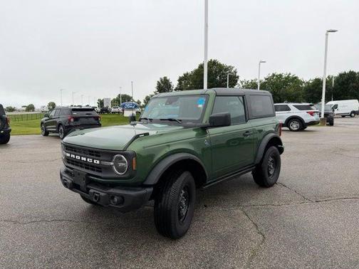 Green Metallic 2022 Ford Bronco Black Diamond