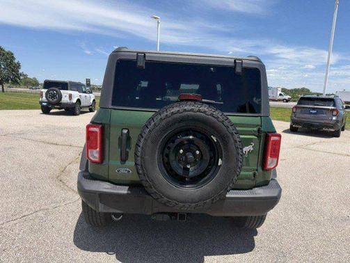 Green Metallic 2022 Ford Bronco Black Diamond