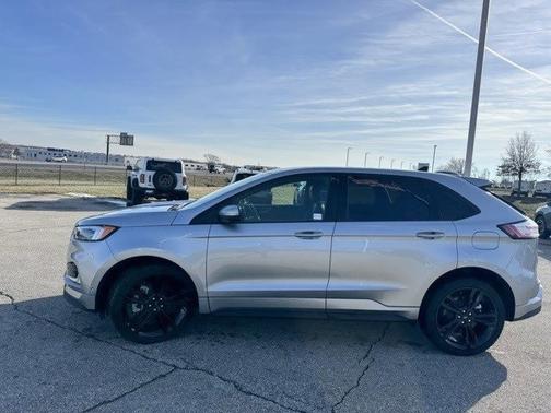 2022 Ford Edge ST