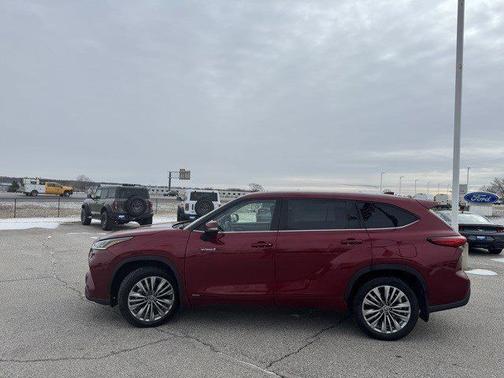 Ruby Flare Pearl 2021 Toyota Highlander PLATINUM