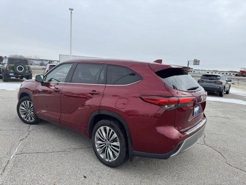 Ruby Flare Pearl 2021 Toyota Highlander PLATINUM