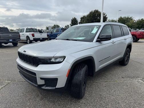 2024 Jeep Grand Cherokee LAREDO